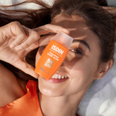 ضد آفتاب مجیک فیوژن واتر درخشان ایزدین SPF30