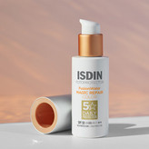 کرم ضد آفتاب مجیک ریپیر بی رنگ ضدچروک ISDIN