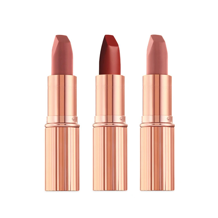 مجموعه رژ لب جامد شارلوت تیلبری مدل iconic mini lip trio با ویتامین E، وگان، شامل رنگهای سوپر مدل، پیلو تالک و واک آو نو شیم بسته 3 عددی هر کدام حجم 1.5 گرم