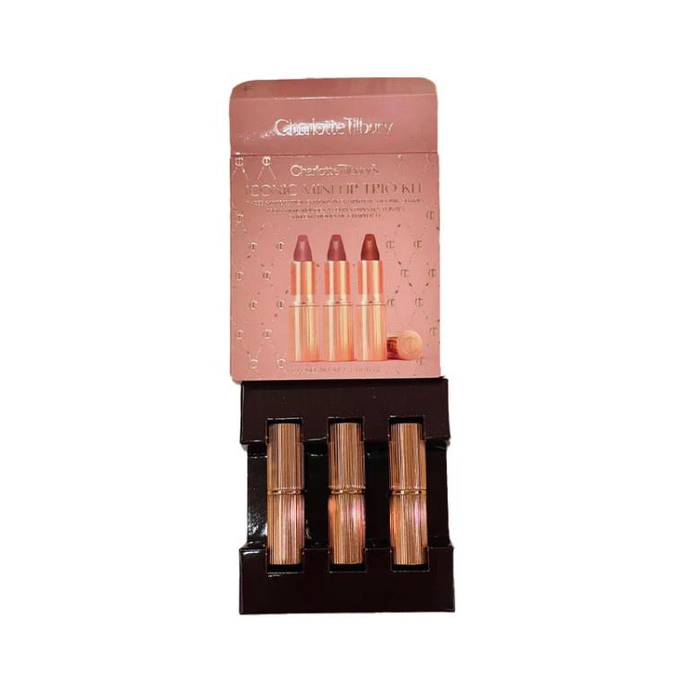 مجموعه رژ لب جامد شارلوت تیلبری مدل iconic mini lip trio با ویتامین E، وگان، شامل رنگهای سوپر مدل، پیلو تالک و واک آو نو شیم بسته 3 عددی هر کدام حجم 1.5 گرم